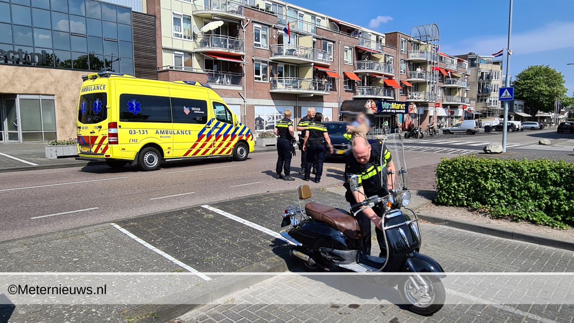 Scooterrijder Botst Op Auto In Klazienaveen(Video)