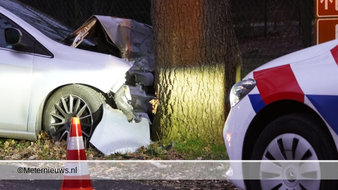 Auto Frontaal Op Boom In Appelscha(Video)