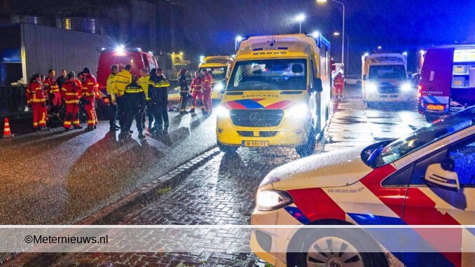 Auto Te Water Persoon Ernstig Gewond Winschoten